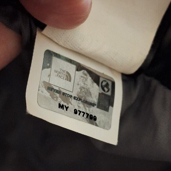 The North Face Puffer Vests Women's XS Grey Metallic Goose Down Outdoor Gorpcore - Picture 11 of 11